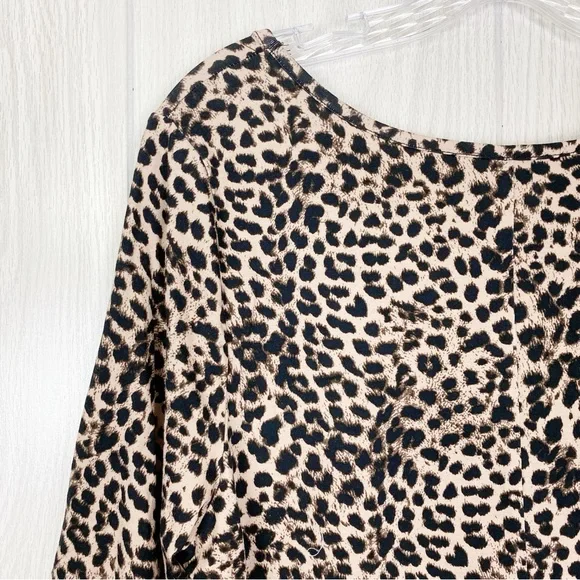 Torrid | Leopard Print Super Soft V-Neck T-Shirt Size 1X - Picture 8 of 13
